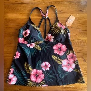 Kona Sol Women’s size Medium Bathing Suit Top. New with Tags.